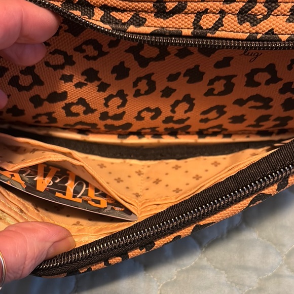 Lug Cheetah Pattern Waist Bag, no tags included but new never used! - Picture 3 of 8